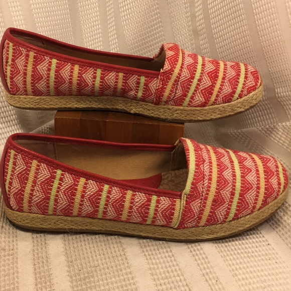 BOC fabric loafers almost new, worn once, EUC - Picture 2 of 8